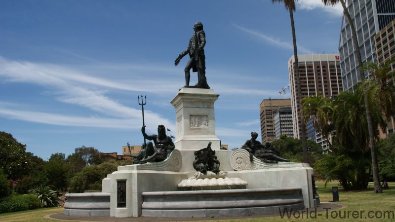 Statue of Arthur Phillip