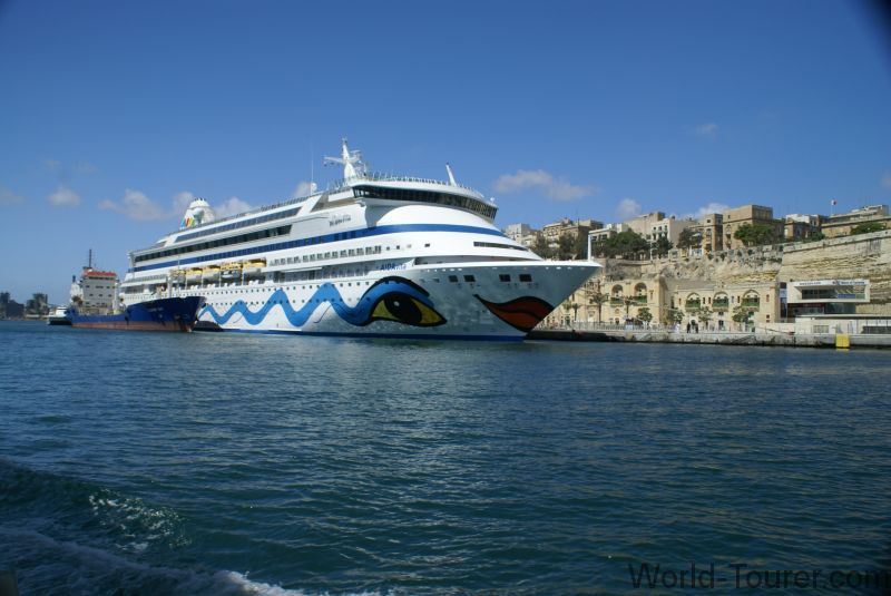 Cruise Ship